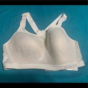 Like new VS sports bra size 36DD